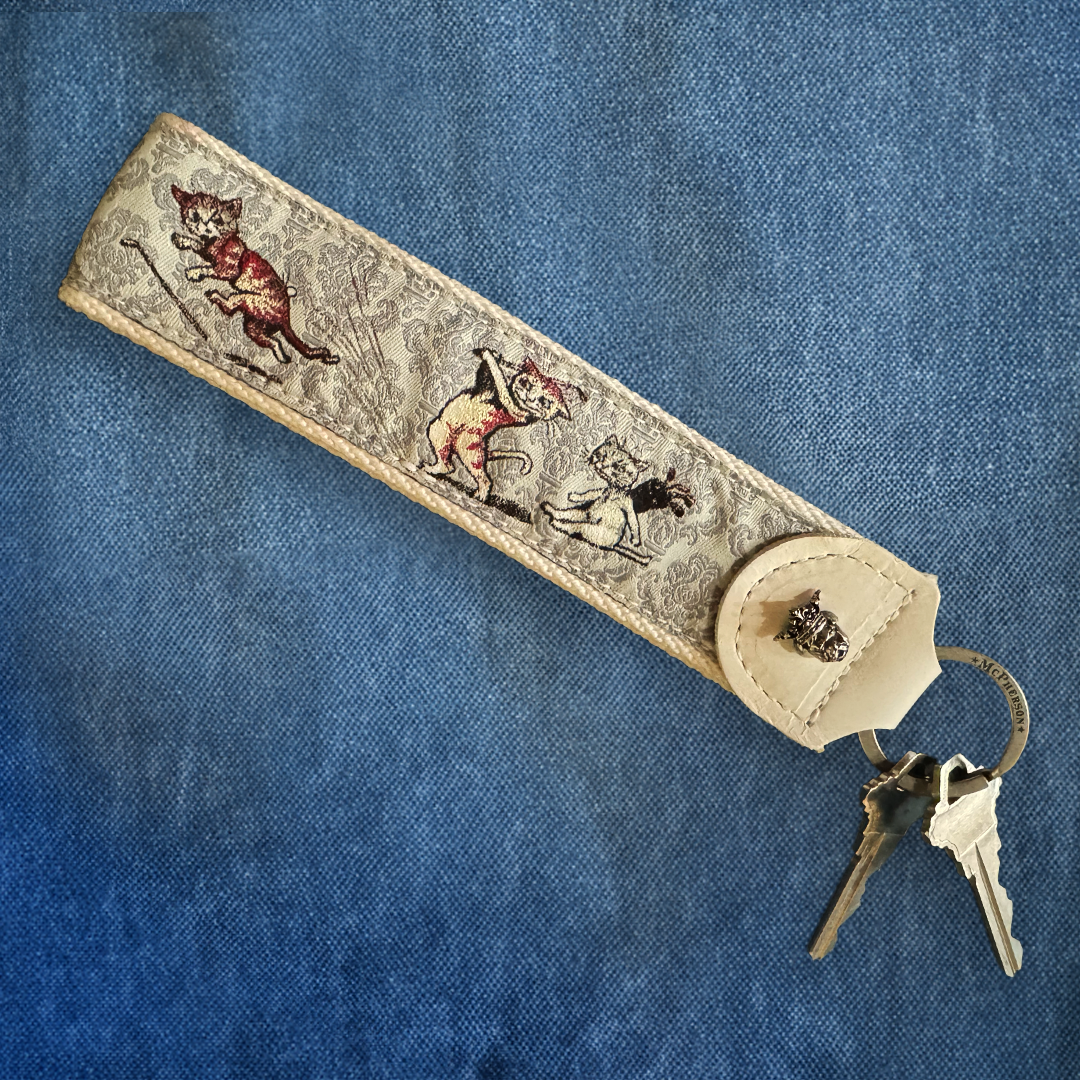 Porter Novelty Golfing Cats Pattern Key Fob